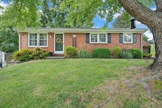1411 Freeborn Cir, Roanoke, VA 24014
