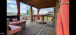 1341 Bid Route 13f, Mandaree, ND 58757