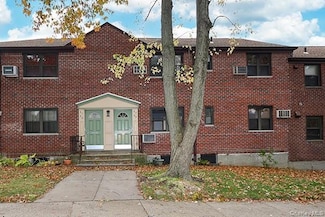 57-54 244th St Unit Lower Unit, Douglaston, NY 11362