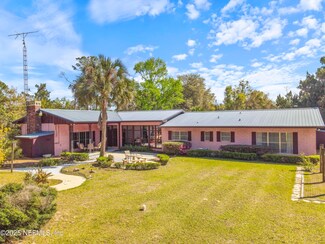 114 E Camelot Dr, Palatka, FL 32177