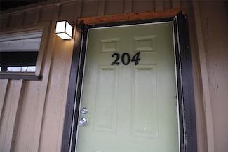 207 W College St Unit 204, Athens, TX 75751