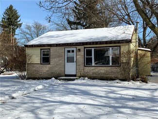 15 Redwood Ave, Cortland, NY 13045