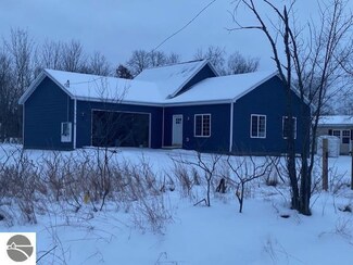 583 Gitchegumee Dr, Buckley, MI 49620