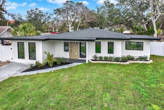 203 Driftwood Dr W, Palm Harbor, FL 34683
