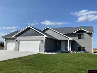 2000 Bluestem Dr, Mankato, MN 56001