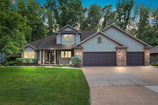 2510 Hillside Heights Dr, Green Bay, WI 54311