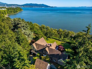 3851 Cliffside Dr, Bellingham, WA 98225