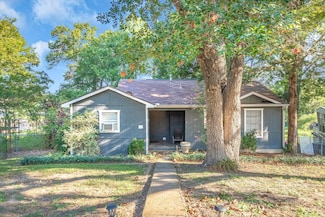 140 Lynn Creek Dr, Mabank, TX 75156