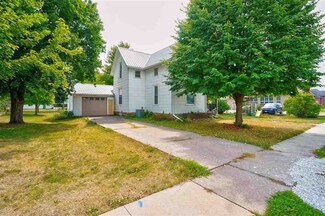 207 N Ellis St, Keota, IA 52248