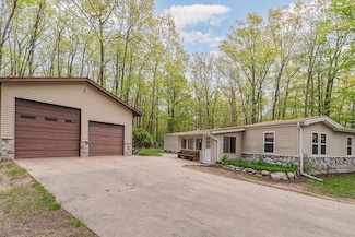122 Shady Grove Ln, Roscommon, MI 48653