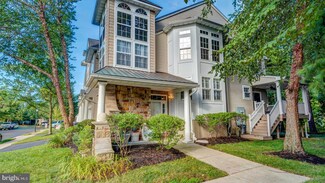 2 Windward Dr, Manahawkin, NJ 08050