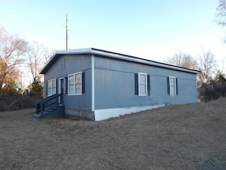 224 Hilltop Ave, Gilmer, TX 75645