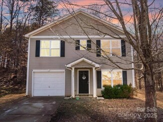 1107 Stonehenge Ln, Charlotte, NC 28216