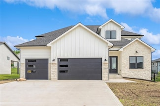 17665 Hammontree Dr, Clive, IA 50325