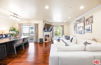 951 Granville Ave Unit 202, Los Angeles, CA 90049