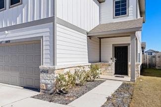 12403 Zenyatta Dr, Mustang Ridge, TX 78610