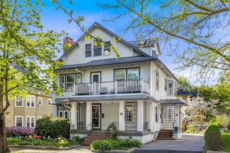 35 Russell St Unit 1, Brookline, MA 02446