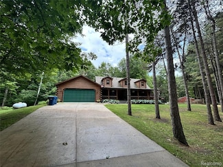 4636 N Hope Rd, Hope, MI 48628
