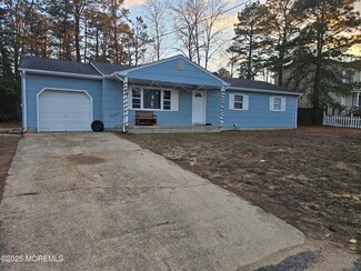 924 2nd Ave, Toms River, NJ 08757