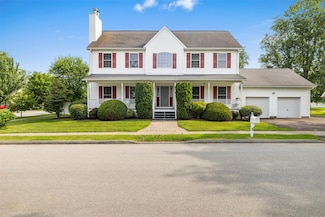 3 Carolina Dr, Rhinebeck, NY 12572