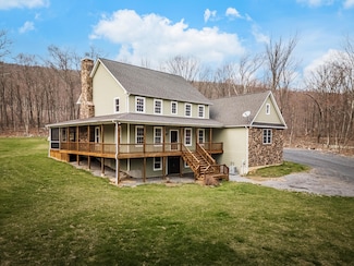114 Bruce Ln, Wind Gap, PA 18091