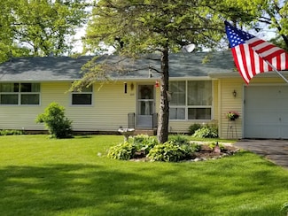 430 Waubun Dr, Fontana, WI 53125