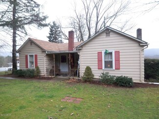 202 Fairpoint Rd, Mill Hall, PA 17751
