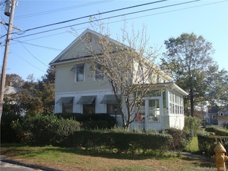 15 Warren St, Milford, CT 06460