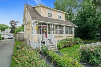 61 Houston Ave, Milton, MA 02186