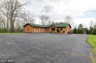 700 Darbys Ct, Falling Waters, WV 25419