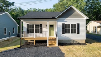 1019 Frye St, Waynesboro, VA 22980