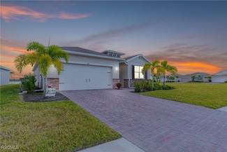 607 Parkshore Lake Ave, Cape Coral, FL 33993