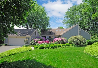 625 W Lyon Farm Dr, Greenwich, CT 06831