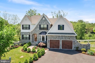 16 Autumn Blaze Ln, West Grove, PA 19390