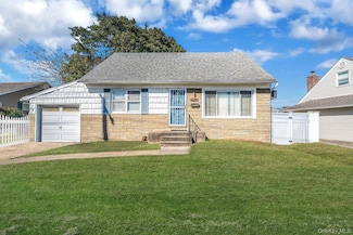 2001 N Jerusalem Rd, East Meadow, NY 11554