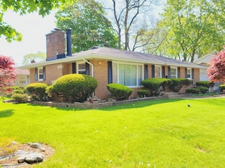 511 N Berwick Blvd, Waukegan, IL 60085