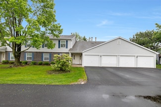 690 Thorntree Ct Unit C1, Bartlett, IL 60103