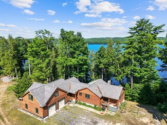 44 Heather Ln, Sidney, ME 04330