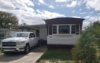 6958 Oakwood Ln, Mount Dora, FL 32757