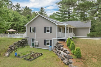 19 River View Rd, Newport, NH 03773