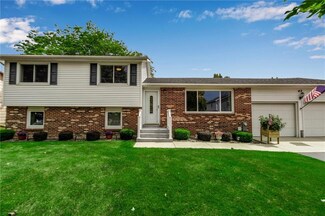 42 Cloverwood Dr, Brockport, NY 14420