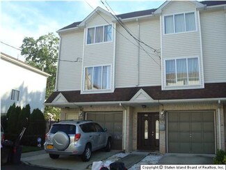 50 Tone Ln, Staten Island, NY 10305
