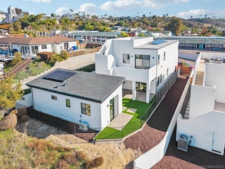 1860 Illion St, San Diego, CA 92110