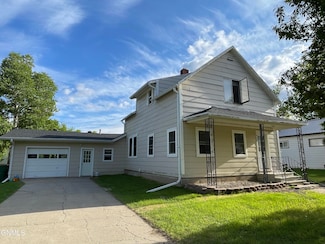 950 3rd St N, Carrington, ND 58421
