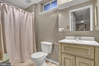 1009 Saylor Dr, Temple, PA 19560