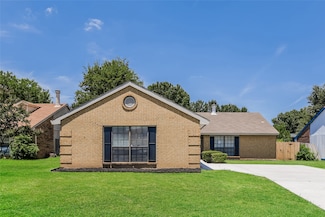 2505 Edinburgh St, Arlington, TX 76018