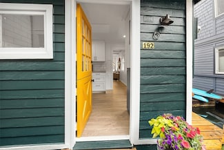 2219 Fairview Ave E Unit 6, Seattle, WA 98102