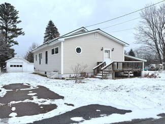 86 Wilkins St, Morrisville, VT 05661