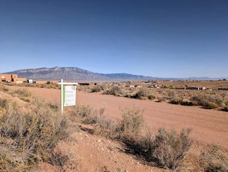 4611 25th Ave NE, Rio Rancho, NM 87144