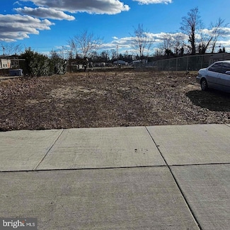 521 E Cherry St, Vineland, NJ 08360